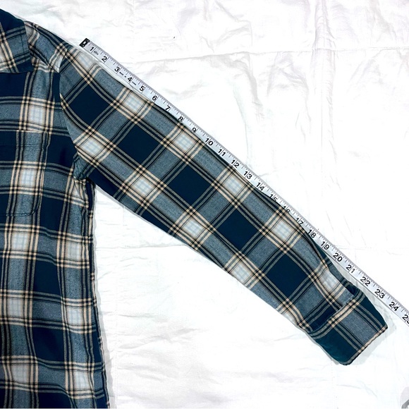 SO Juniors’ Button Front Flannel Top. Size XS. Green, Cream, White. 100% Cotton - Picture 4 of 10